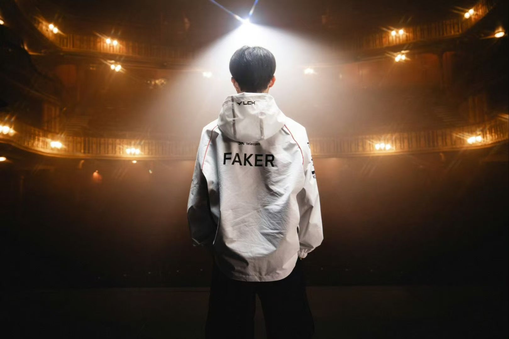 LPL赛事资讯：RW官宣与主教练解约，是不是换教练连锁反应？